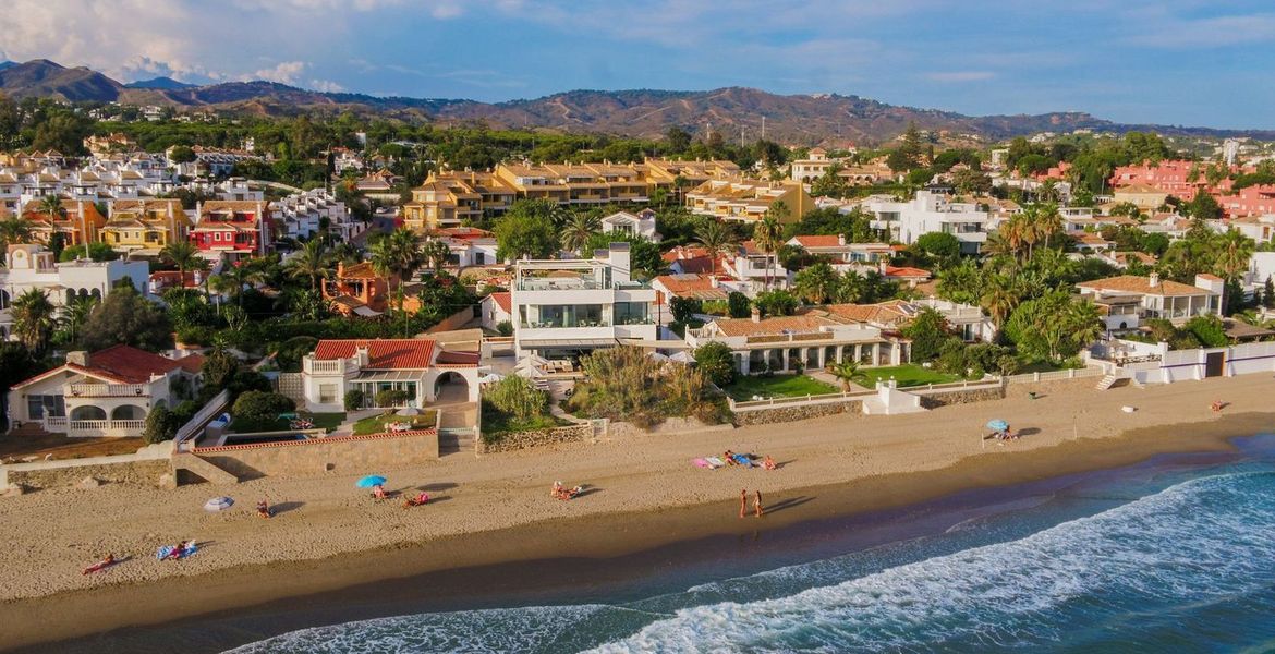 Villa en primera línea de playa en alquiler