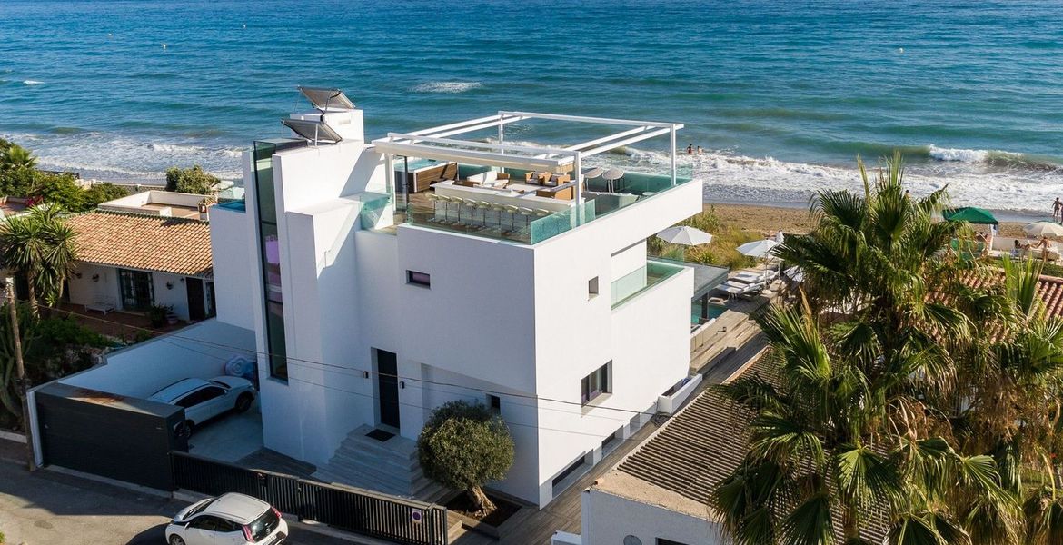 Villa en primera línea de playa en alquiler