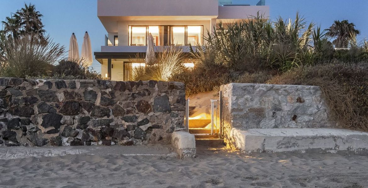 Villa en primera línea de playa en alquiler