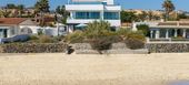 Villa en primera línea de playa en alquiler