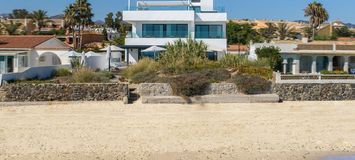 Villa frente al mar en venta