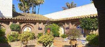 Frente a la playa Chalet en Puente Romano