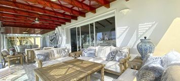 Beach Front Villa in Puente Romano