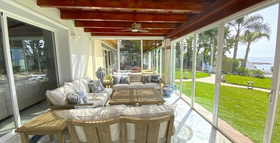 Beach Front Villa in Puente Romano