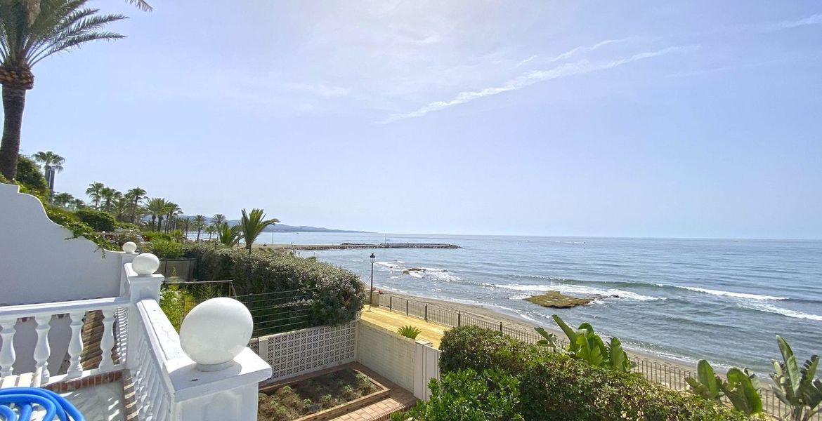 Beach Front Villa in Puente Romano