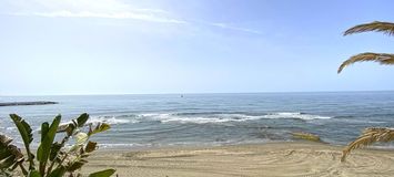 Frente a la playa Chalet en Puente Romano