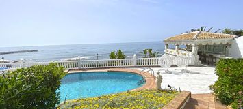 Beach Front Villa in Puente Romano