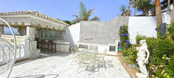 Beach Front Villa in Puente Romano