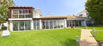 Beach Front Villa in Puente Romano