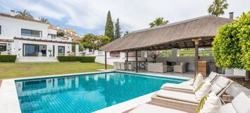 Villa Nueva Andalucia in Marbella 400m built. 