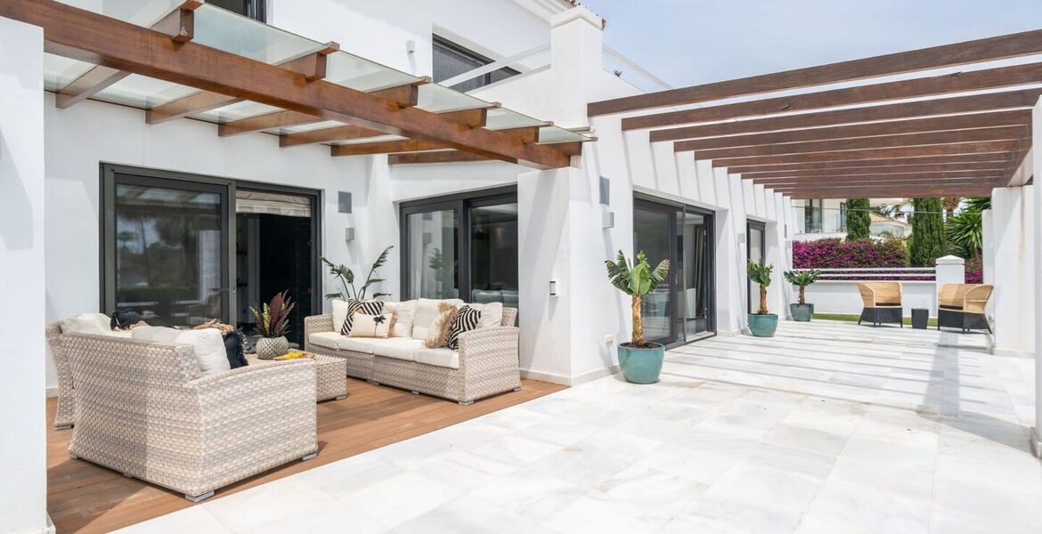 Villa Nueva Andalucia in Marbella 400m built. 