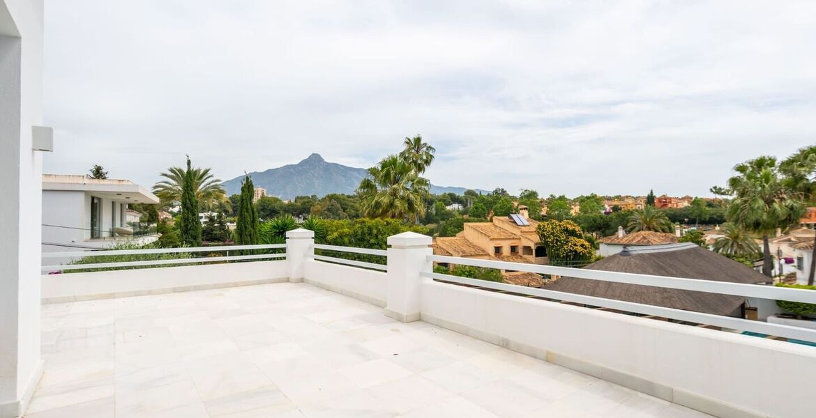 Villa Nueva Andalucia in Marbella 400m built. 