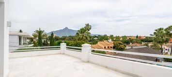 Villa Nueva Andalucia in Marbella 400m built. 