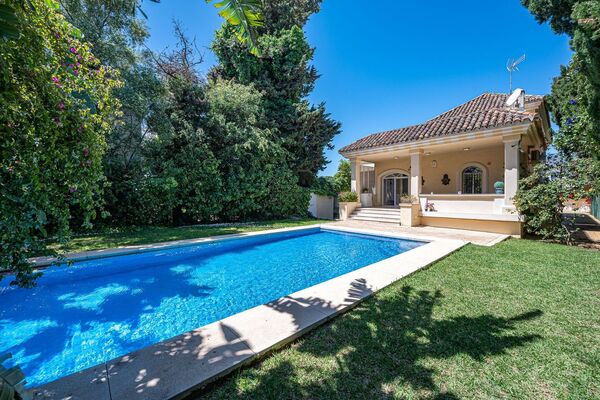 Beautiful villa in rental in Casablanca, Golden Mile