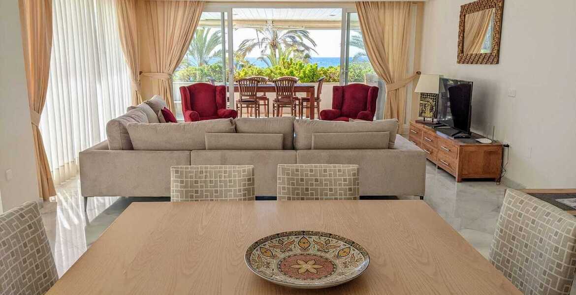 Appartement à Marina Mariola Marbella à louer vue sur la mer