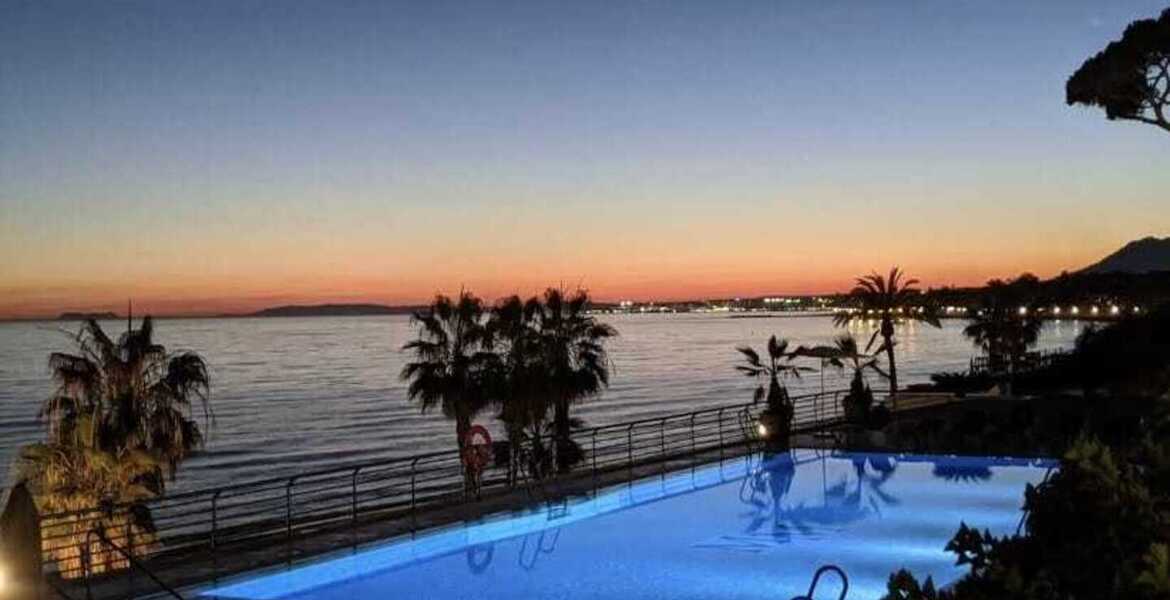 Appartement à Marina Mariola Marbella à louer vue sur la mer