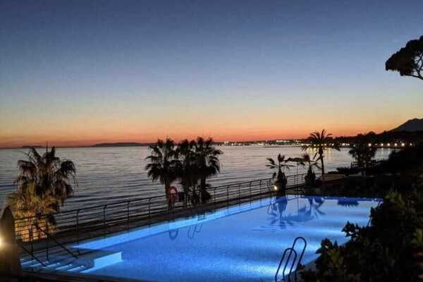 Appartement à Marina Mariola Marbella à louer vue sur la mer