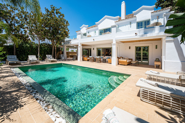 VILLA EN MARBELLA CLUB - MILLA DE ORO, MARBELLA. 