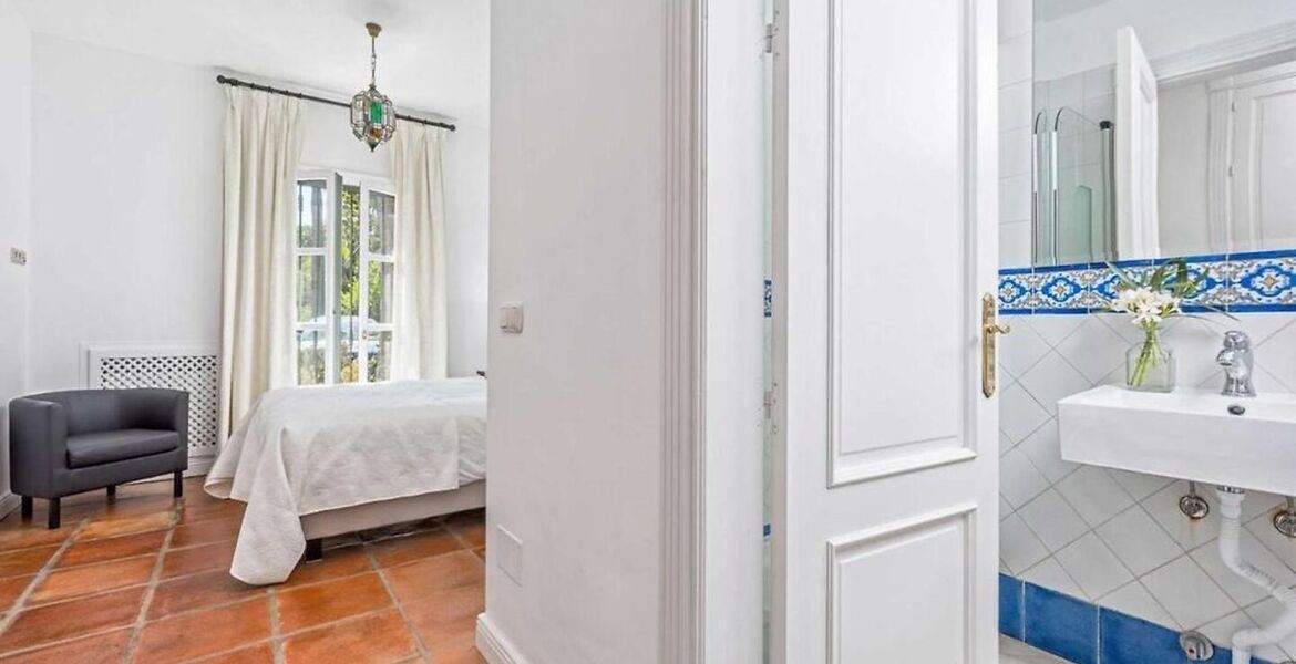 Marbella villa for rent offers accommodation with 500 sqm