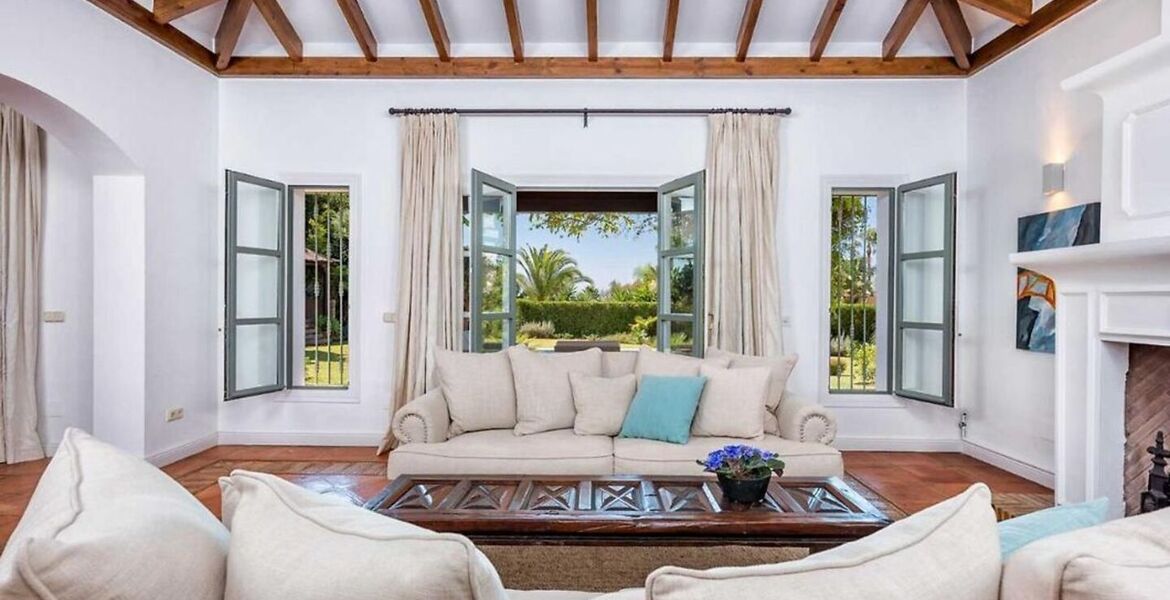 Marbella villa for rent offers accommodation with 500 sqm