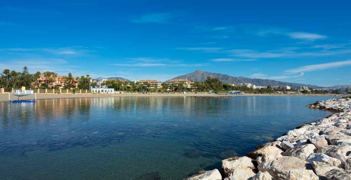 DUPLEX APARTMENT MEDITERRANEAN HAVEN ANDALUCIAN CHARM