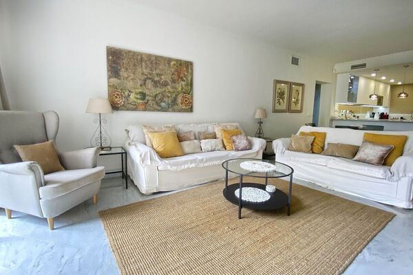 Sunny Apartment in Marina de Puente Romano, Golden Mile