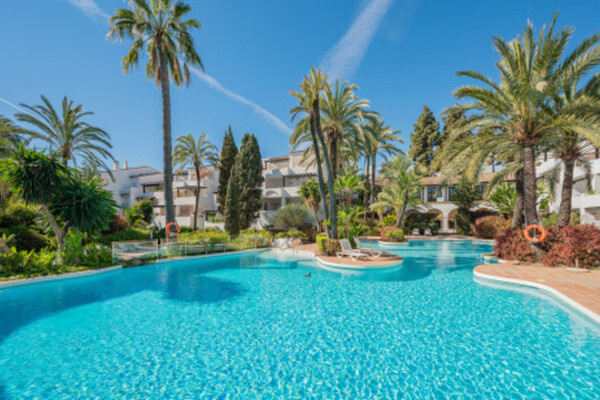Modern three-bedroom apartment in Phase II, Puente Romano
