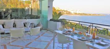 Appartement de luxe à Doncella Beach, Estepona avec 2 chambr