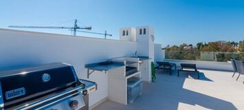 LUXURY MODERN TOWNHOUSE WITH SEA VIEWS IN EXCLUSIVE LOCATION