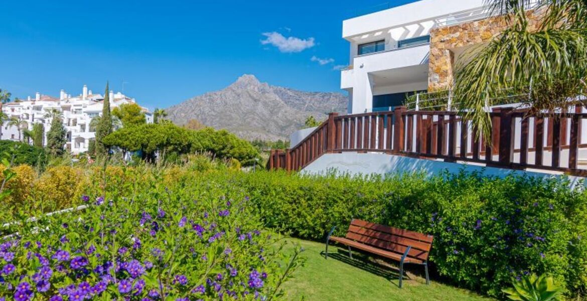 Profitez d'une vue imprenable sur la mer dans cette maison 