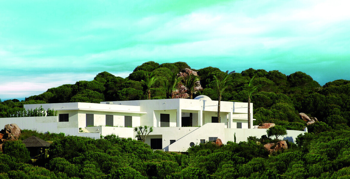 Fabulous 7 bedroom villa set on a spectacular double plot of