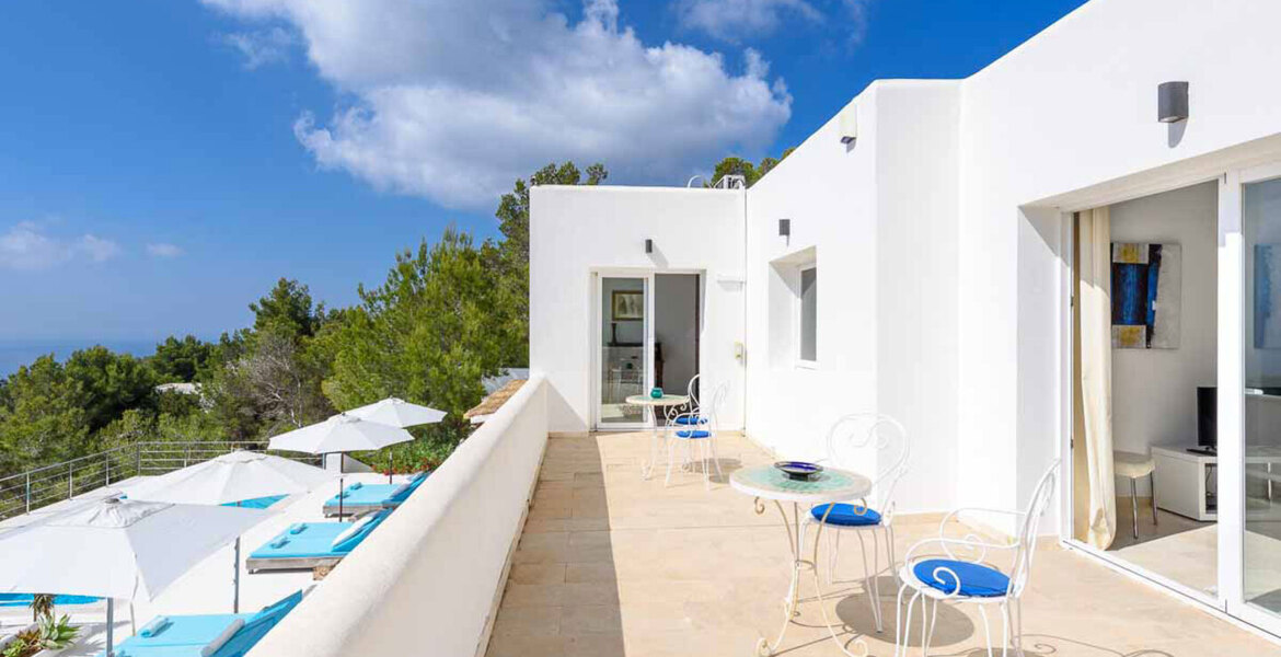 This Modern-style villa has been completely refurbished in 2