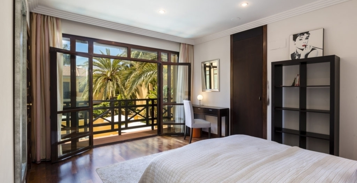 Situated in one of Marbella’s best locations at just a stone