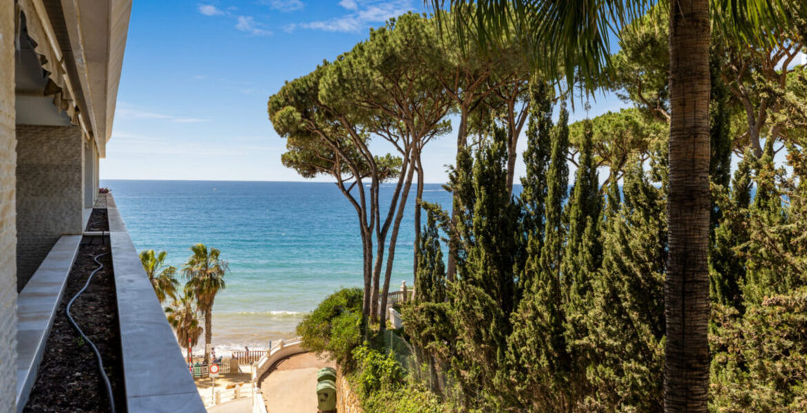 Il s'agit d'un magnifique appartement de deux chambres, orie