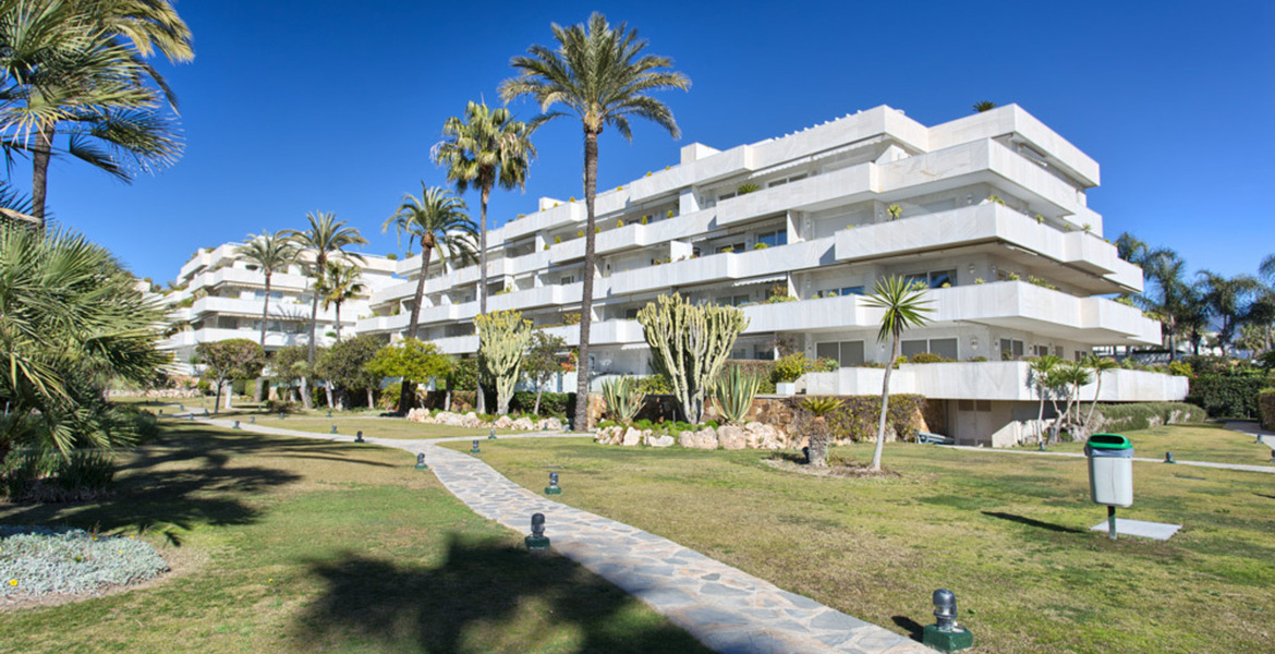 Apartment for rent in Los Granados Puerto Banus