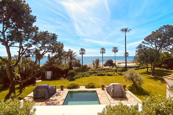 Villa de luxe à louer à Puente Romano en bord de mer