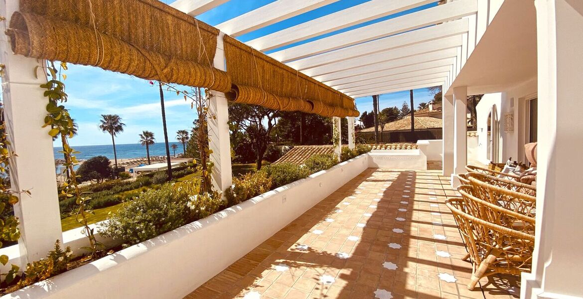 Luxury villa for rent in beachfront Puente Romano