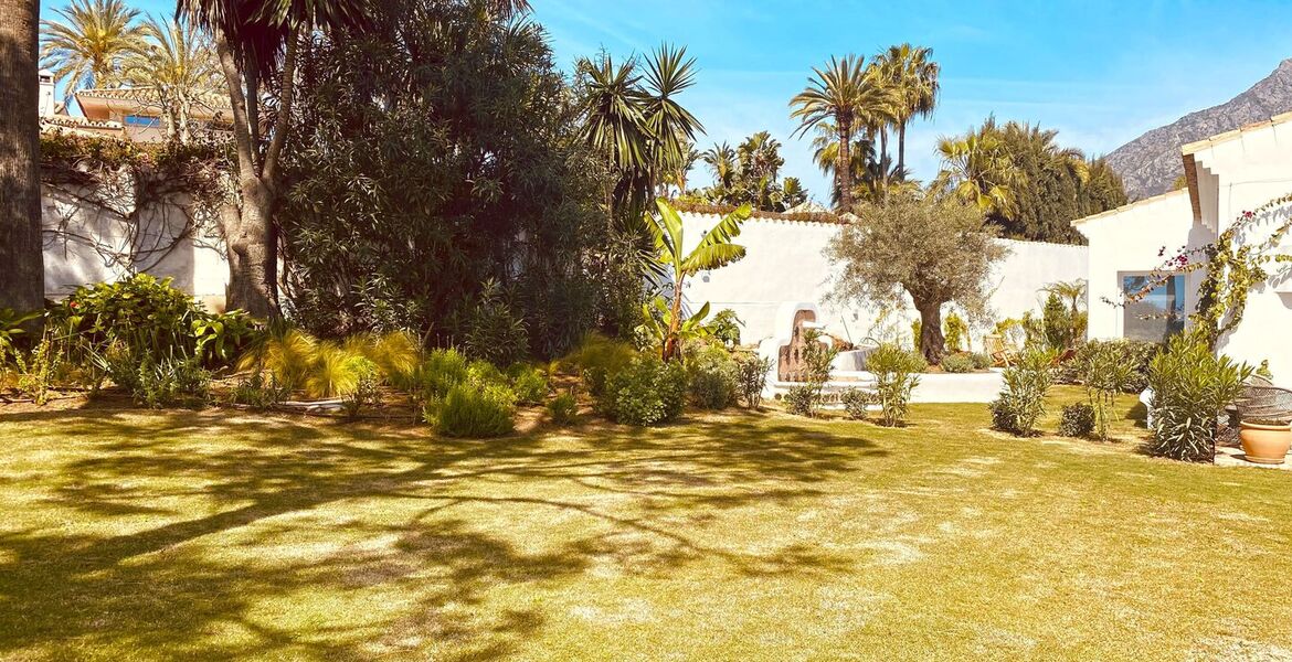 Villa de luxe à louer à Puente Romano en bord de mer