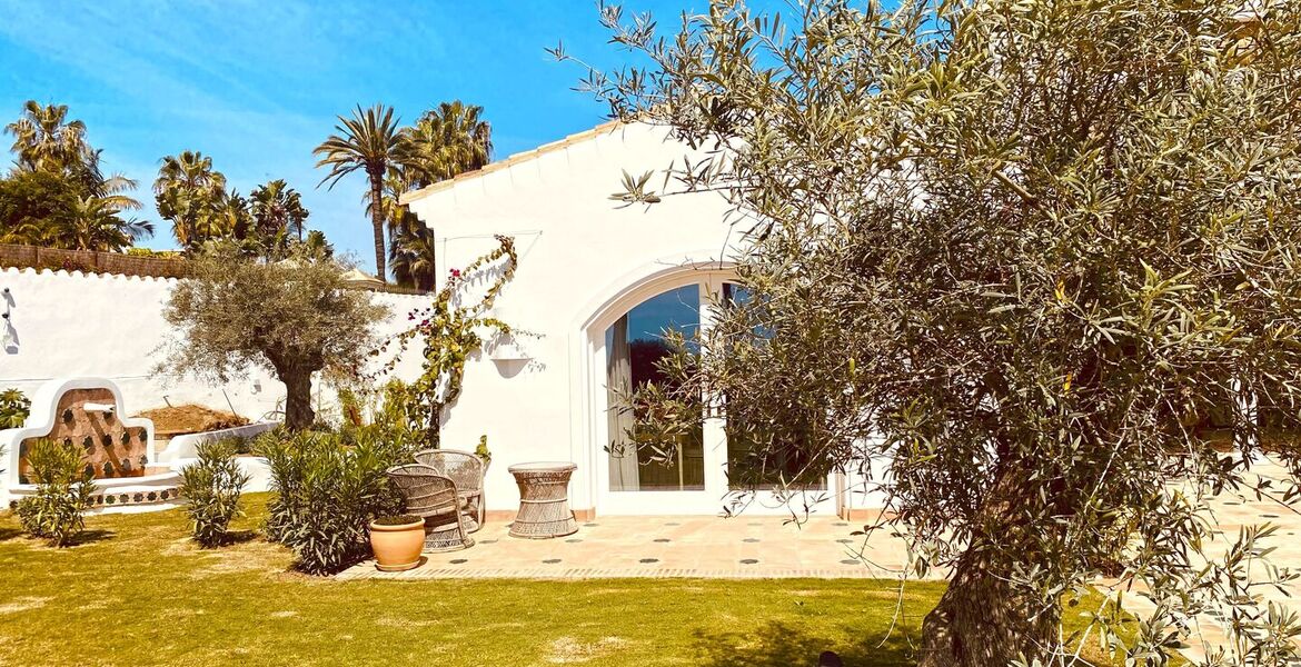 Villa de luxe à louer à Puente Romano en bord de mer