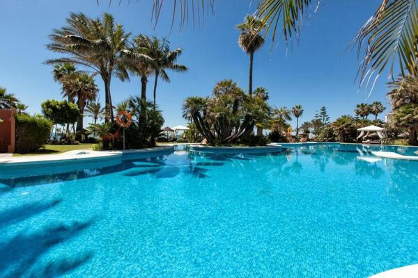 These Estepona Apartments are located 4 km from Estepona tow