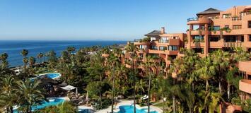 These Estepona Apartments are located 4 km from Estepona tow