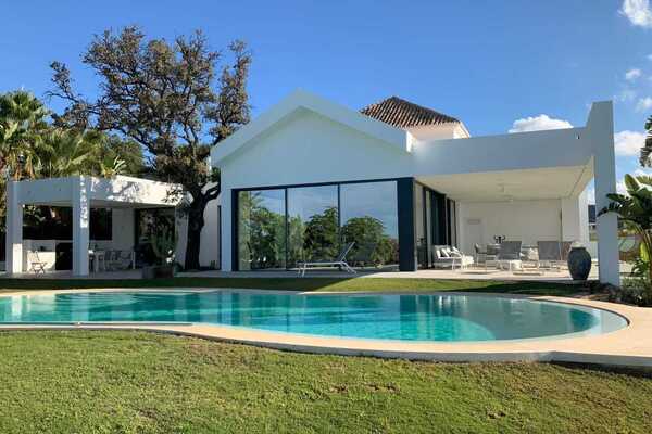 Stunning Villa in Marbella with 3000m2 of land, 600m2 built.