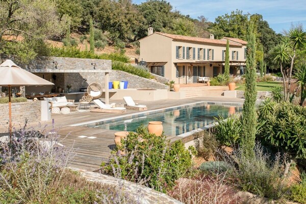 Luxury accommodation in Hyères, Provence-Alpes-Côte d'Azur, 