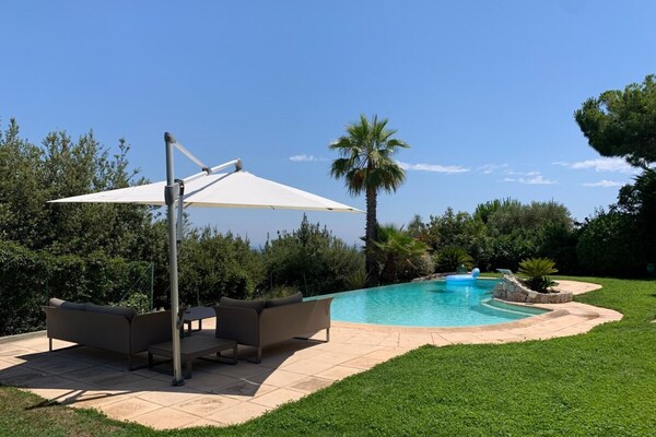 Luxury accommodation in Hyères, Provence-Alpes-Côte d'Azur, 