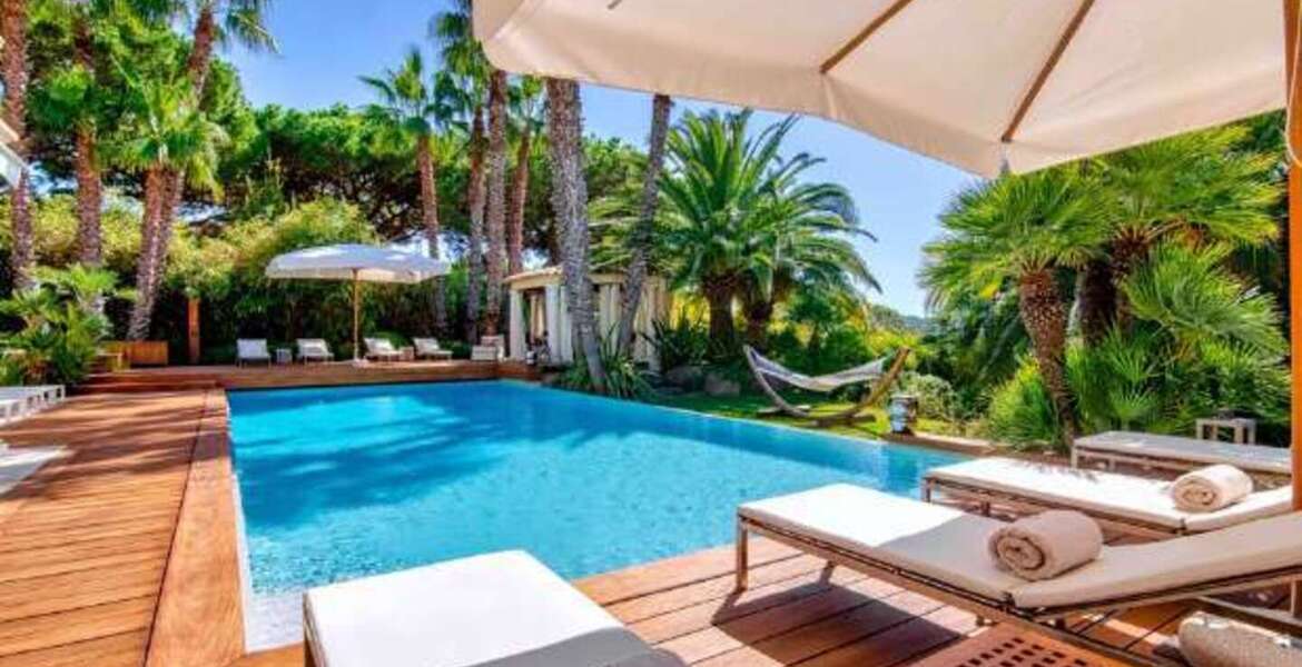 This Villa is part of Philippe Georges Gonnet exclusive port