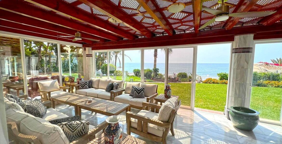 Beach Front Villa in Puente Romano