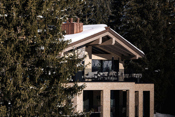 PRIVATE LUXURY. TOP-CLASS CUISINE. SPECTACULAR VIEWS. Chalet