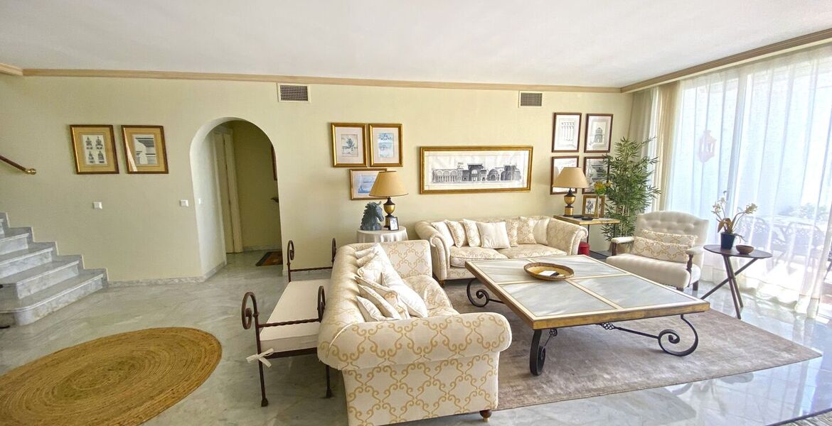 Penthouse for rental in Marina Puente Romano