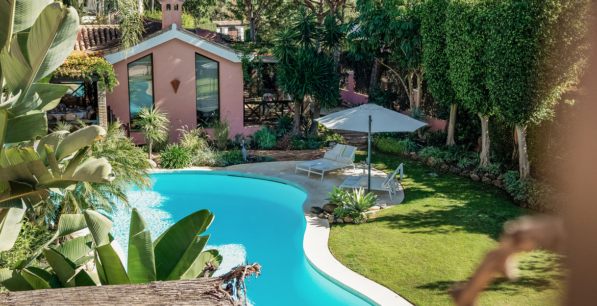 VILLA DE LUXE À MARBELLA  ENTRE PUENTE ROMANO ET MARBELLA CL