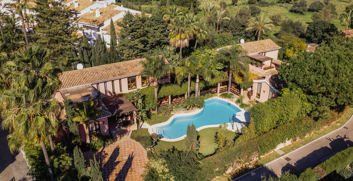 VILLA DE LUXE À MARBELLA  VILLA LOS VERDIALES Villa est une 